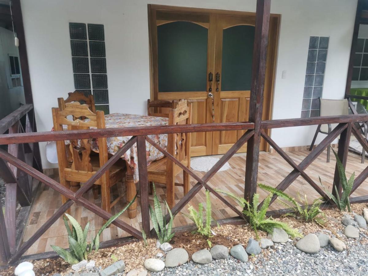 Hostal Cecilia Puerto Viejo de Talamanca Dış mekan fotoğraf