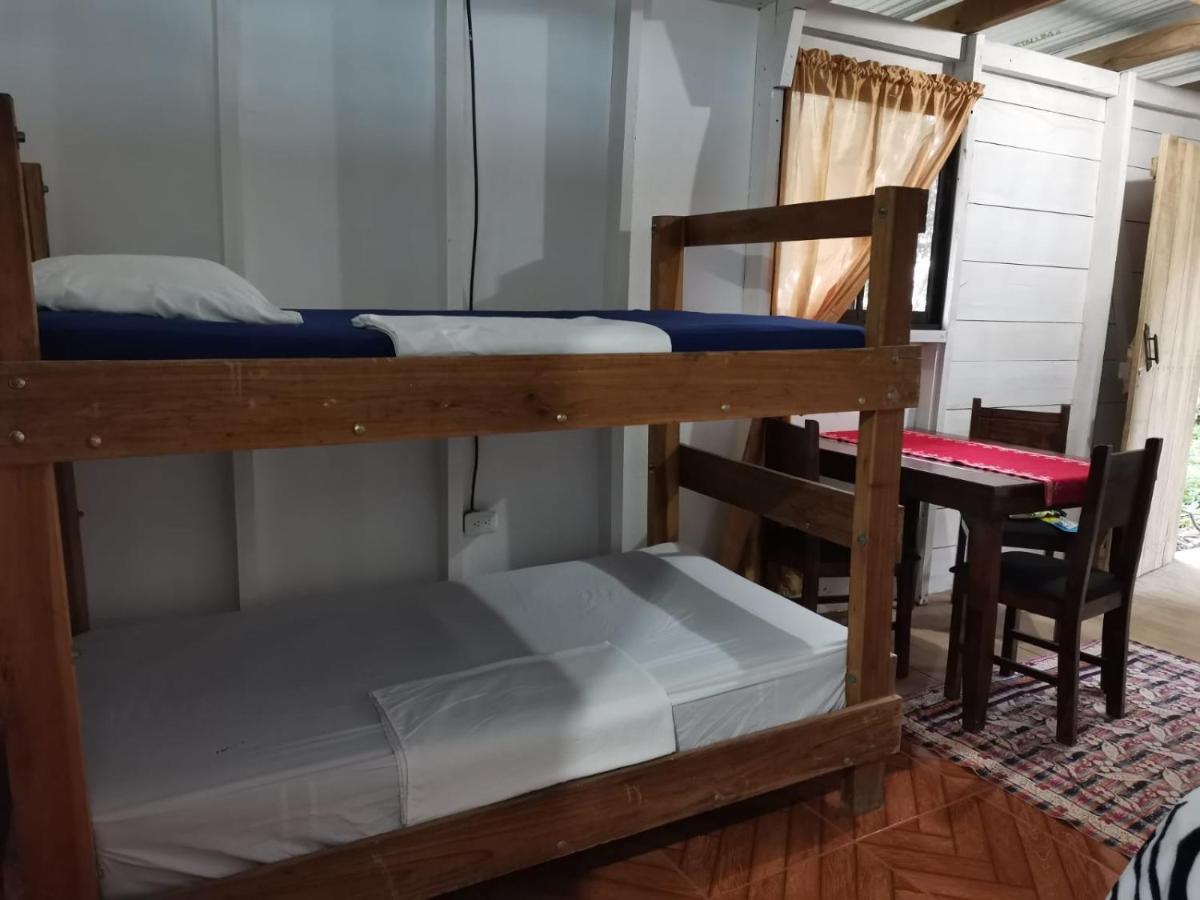 Hostal Cecilia Puerto Viejo de Talamanca Dış mekan fotoğraf