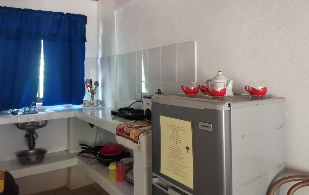 Hostal Cecilia Puerto Viejo de Talamanca Dış mekan fotoğraf
