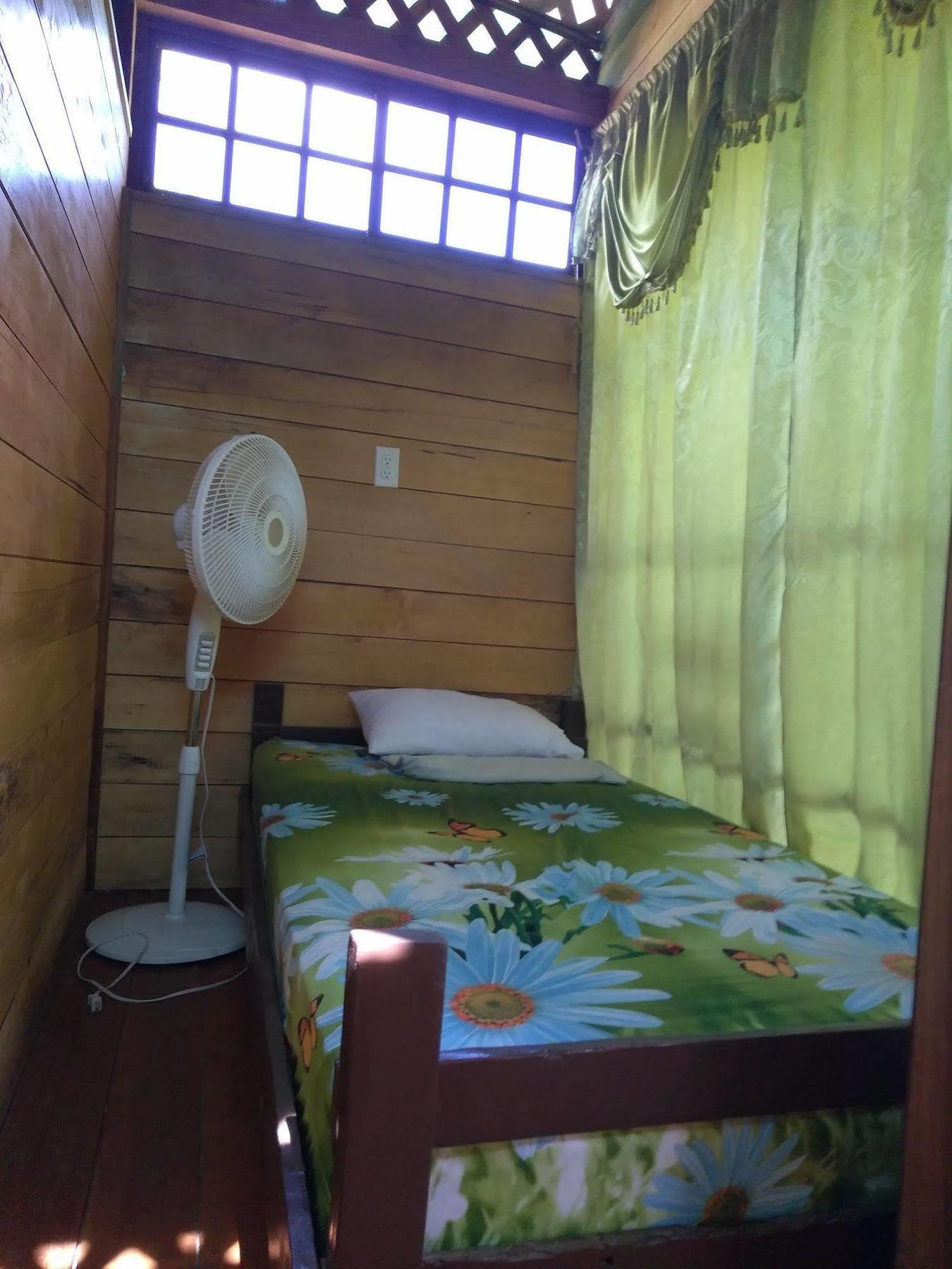 Hostal Cecilia Puerto Viejo de Talamanca Dış mekan fotoğraf