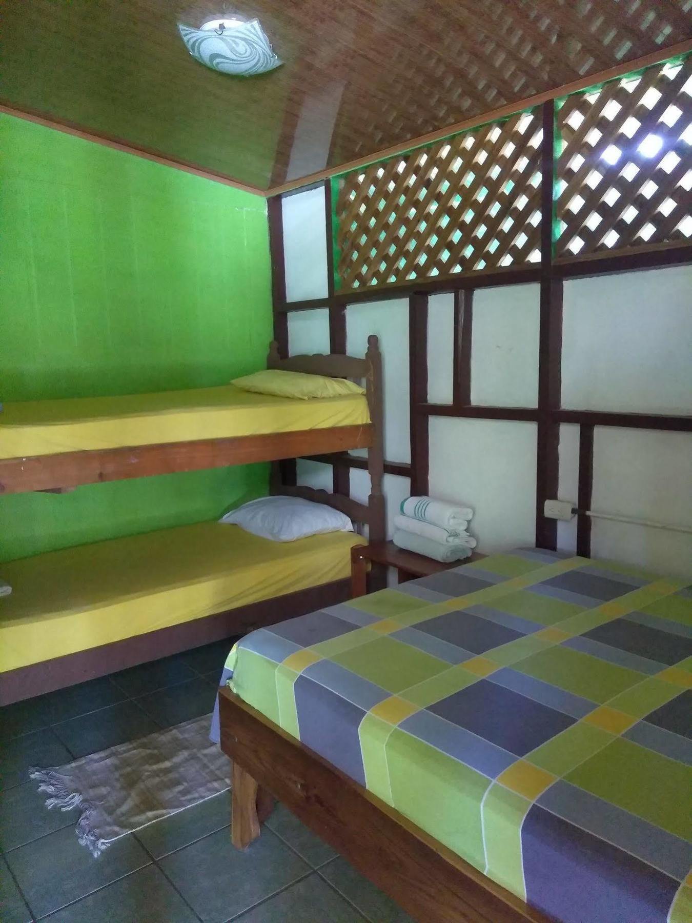 Hostal Cecilia Puerto Viejo de Talamanca Dış mekan fotoğraf