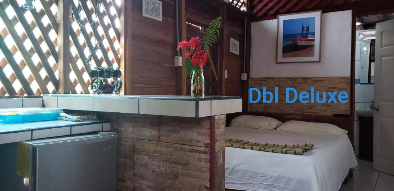 Hostal Cecilia Puerto Viejo de Talamanca Dış mekan fotoğraf